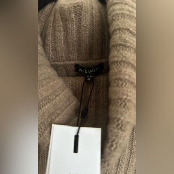 Light brown Knit cozy sweater 🧸 - Picture 4 of 7